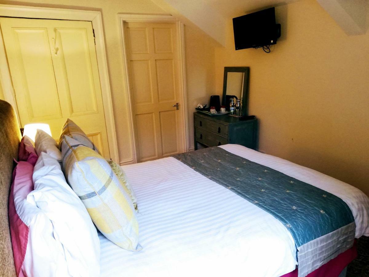 Picton-House Hotel Llandowror Екстериор снимка